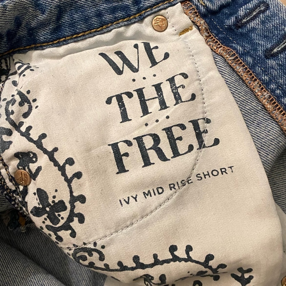 We The Free Ivy Mid Rise Short - Picture 3 of 10